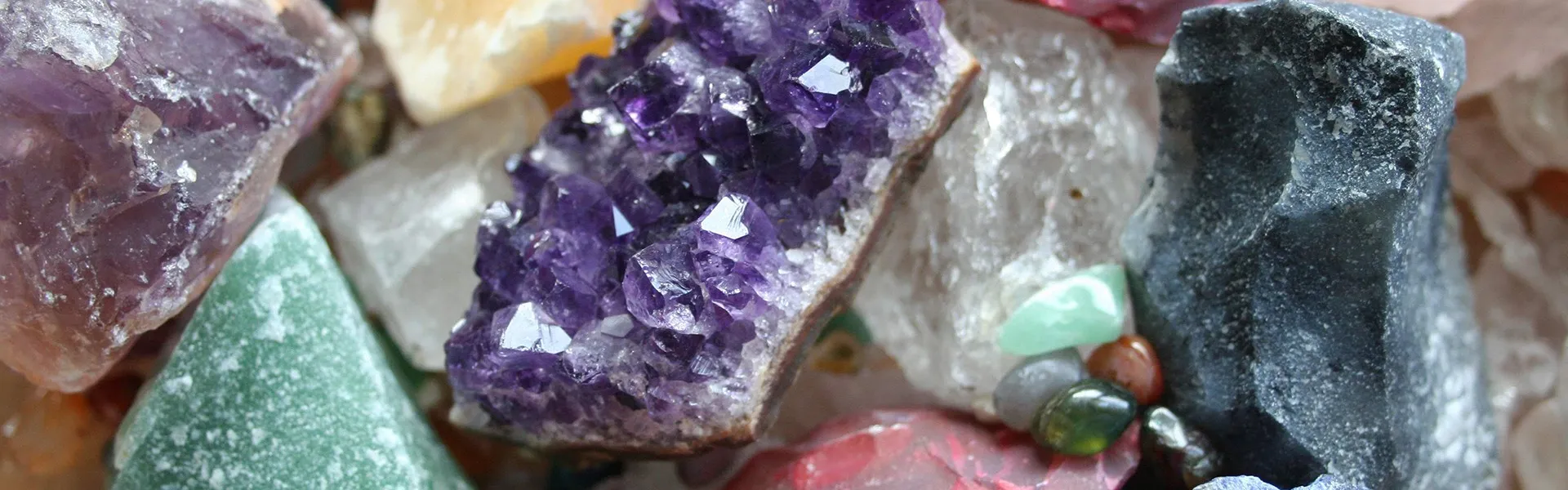 天然石を塩で浄化する方法